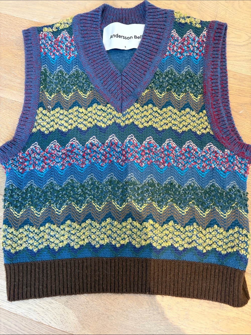 Unisex Andersso Bell Korean streetwear Multi-Color Patterned V-Neck Sweater Vest